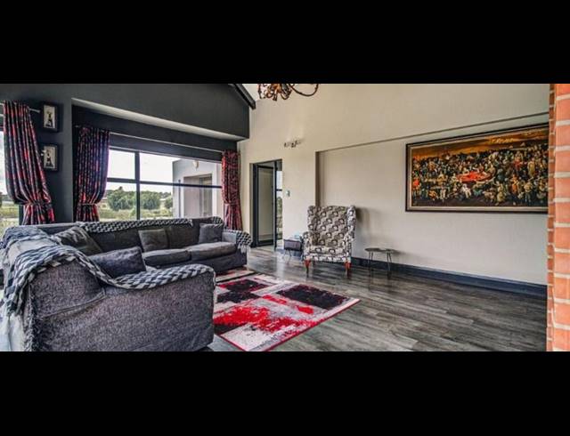 5 BEDROOM HOUSE FOR SALE IN BREDELL